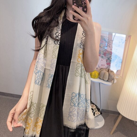 Loewe custom scarf - Picture 2 of 15